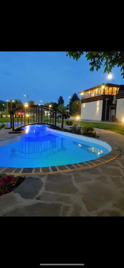 Prenociste Gazela Bed & Breakfast ปิโรต์ ภายนอก รูปภาพ